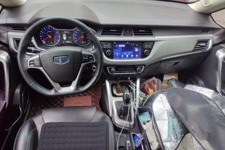 Used Geely Auto Vision X3 2017 1.5L Manual Luxury Model Center Console