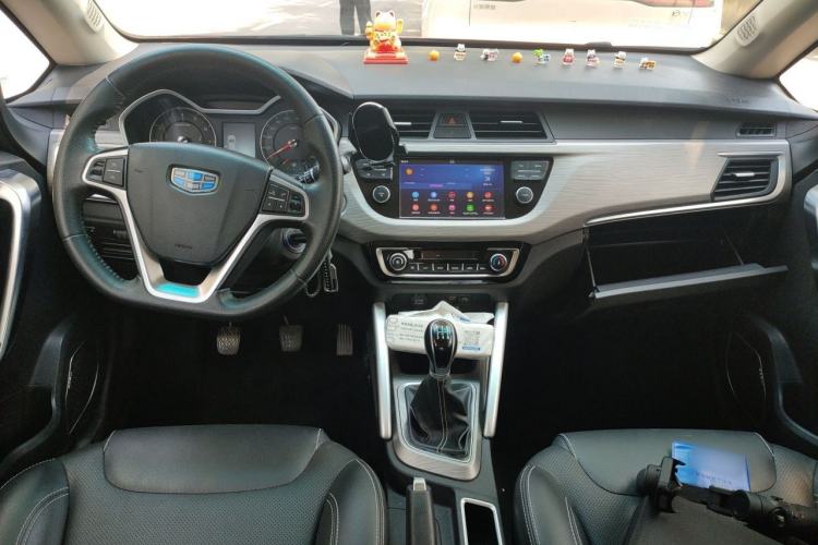 Used Geely Auto Vision X3 2017 1.5L Manual Luxury Model Center Console
