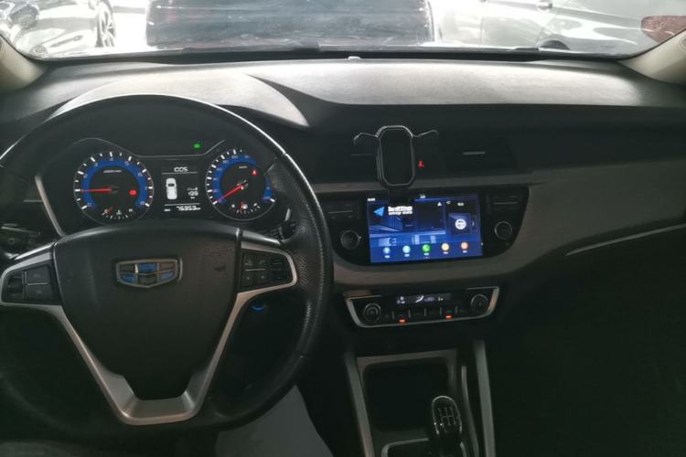 Used Geely Auto Vision X3 2017 1.5L Manual Luxury Model Center Console