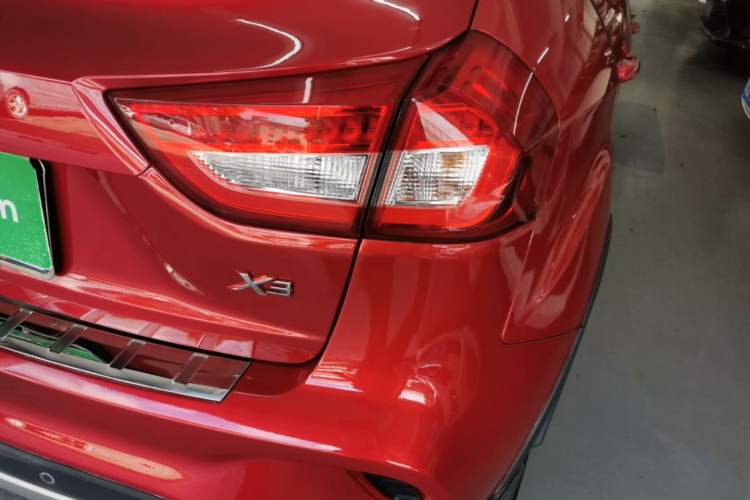 Used Geely Auto Vision X3 2017 1.5L Automatic Elite Model Exterior 3