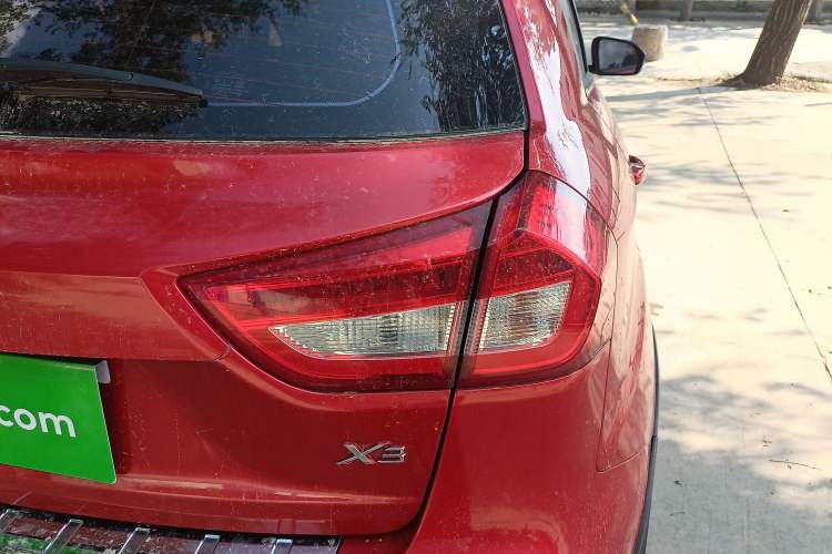 Used Geely Auto Vision X3 2017 1.5L Automatic Elite Model Exterior 6