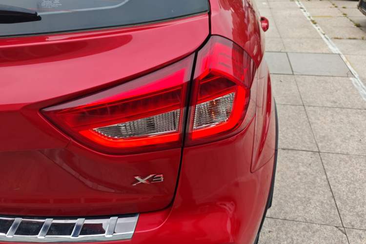 Used Geely Auto Vision X3 2017 1.5L Automatic Elite Model Exterior 6