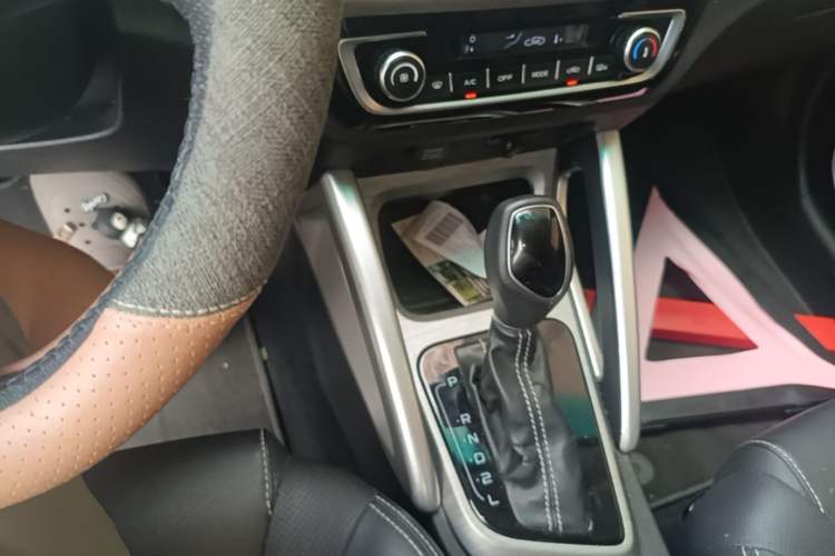 Used Geely Auto Vision X3 2017 1.5L Automatic Elite Model Gear Lever