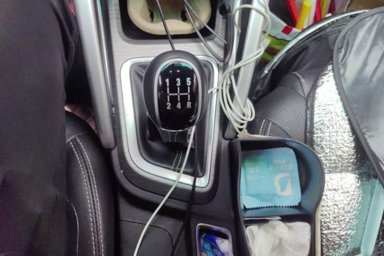 Used Geely Auto Vision X3 2017 1.5L Manual Luxury Model Gear Lever