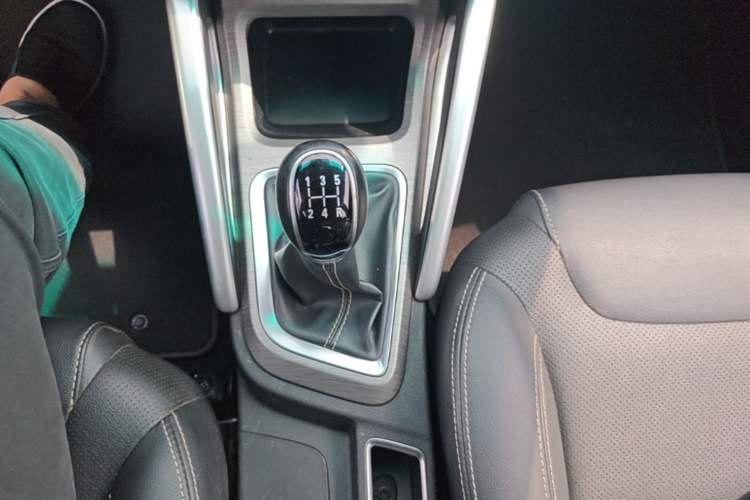 Used Geely Auto Vision X3 2017 1.5L Manual Luxury Model Gear Lever