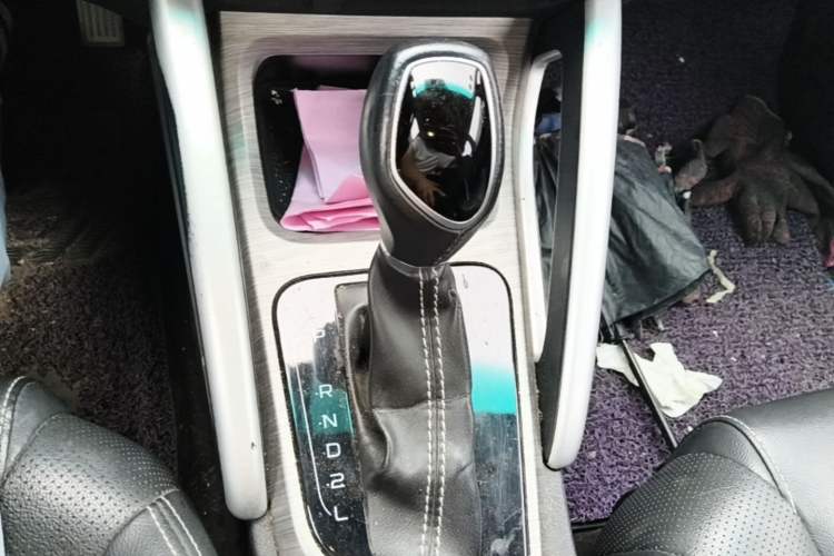 Used Geely Auto Vision X3 2017 1.5L Automatic Luxury Model Gear Lever