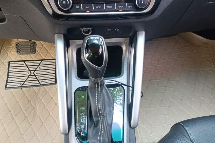 Used Geely Auto Vision X3 2017 1.5L Automatic Elite Model Gear Lever