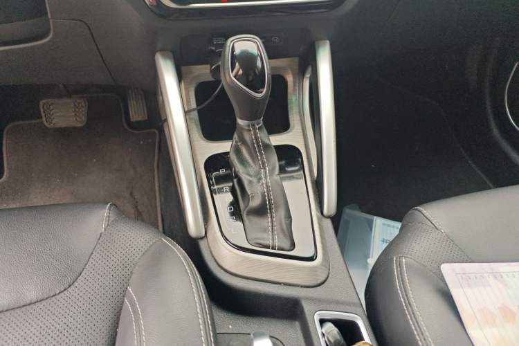 Used Geely Auto Vision X3 2017 1.5L Automatic Elite Model Gear Lever