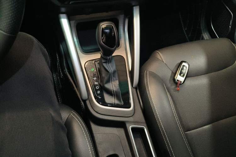 Used Geely Auto Vision X3 2017 1.5L Automatic Elite Model Gear Lever