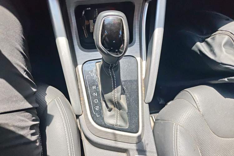 Used Geely Auto Vision X3 2017 1.5L Automatic Elite Model Gear Lever