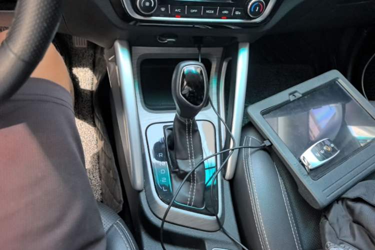 Used Geely Auto Vision X3 2017 1.5L Automatic Elite Model Gear Lever