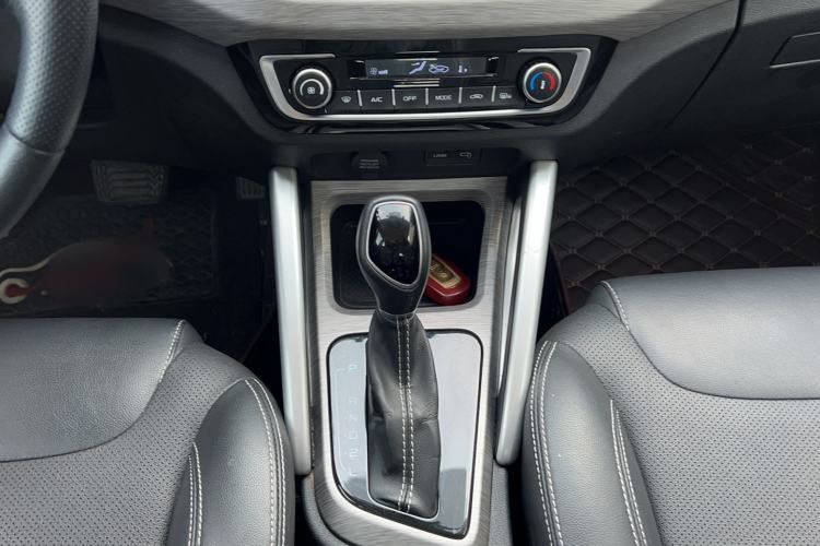 Used Geely Auto Vision X3 2017 1.5L Automatic Elite Model Gear Lever