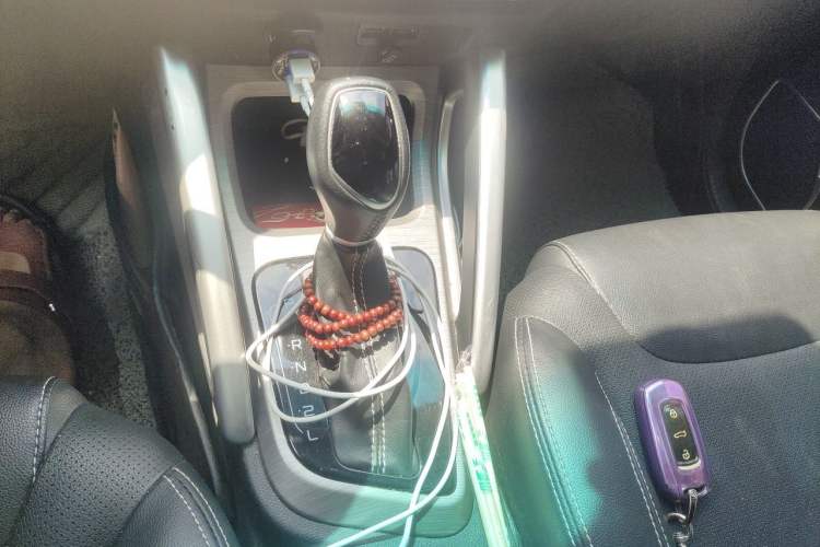 Used Geely Auto Vision X3 2017 1.5L Automatic Luxury Model Gear Lever