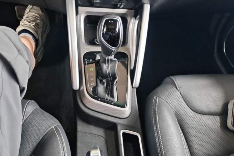 Used Geely Auto Vision X3 2017 1.5L Automatic Luxury Model Gear Lever