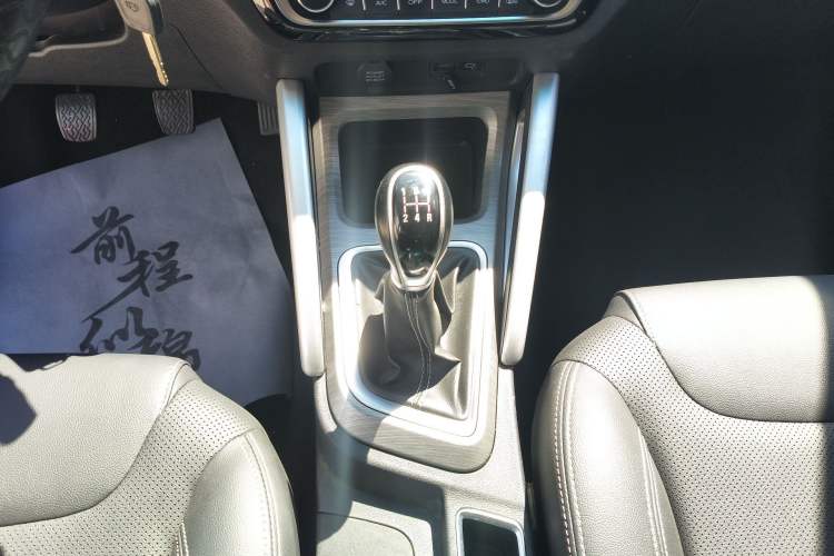 Used Geely Auto Vision X3 2017 1.5L Manual Elite Model Gear Lever