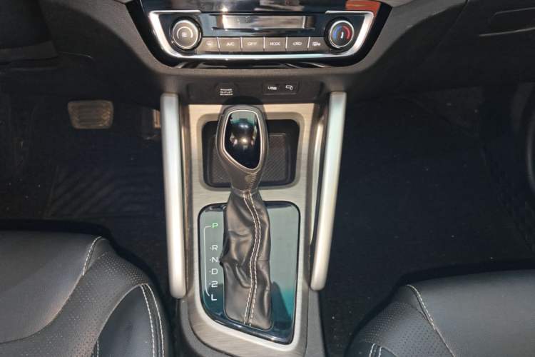 Used Geely Auto Vision X3 2017 1.5L Automatic Luxury Model Gear Lever