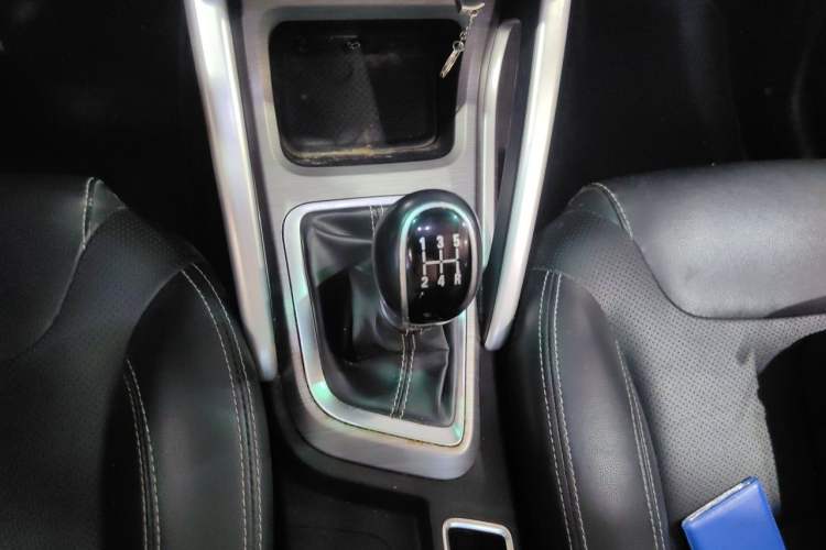 Used Geely Auto Vision X3 2017 1.5L Manual Elite Model Gear Lever