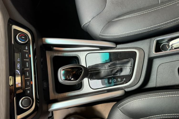 Used Geely Auto Vision X3 2017 1.5L Automatic Elite Model Gear Lever