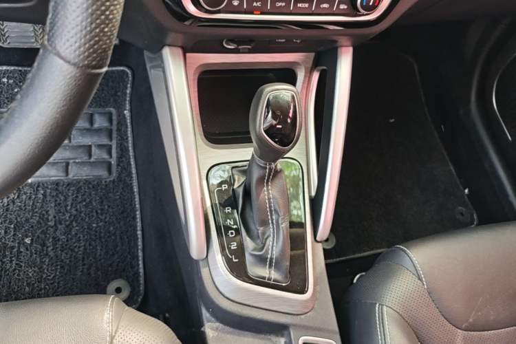 Used Geely Auto Vision X3 2017 1.5L Automatic Elite Model Gear Lever