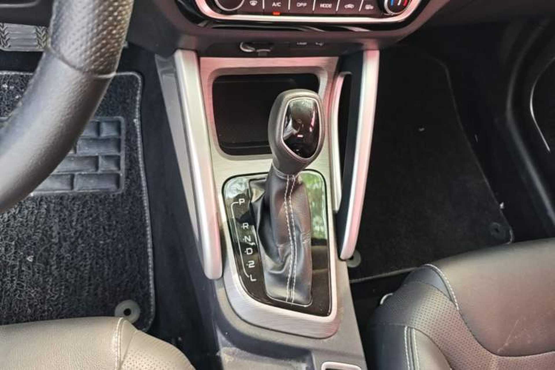 Used Geely Auto Vision X3 2017 1.5L Automatic Elite Model Gear Lever