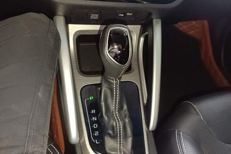 Used Geely Auto Vision X3 2017 1.5L Automatic Luxury Model Gear Lever