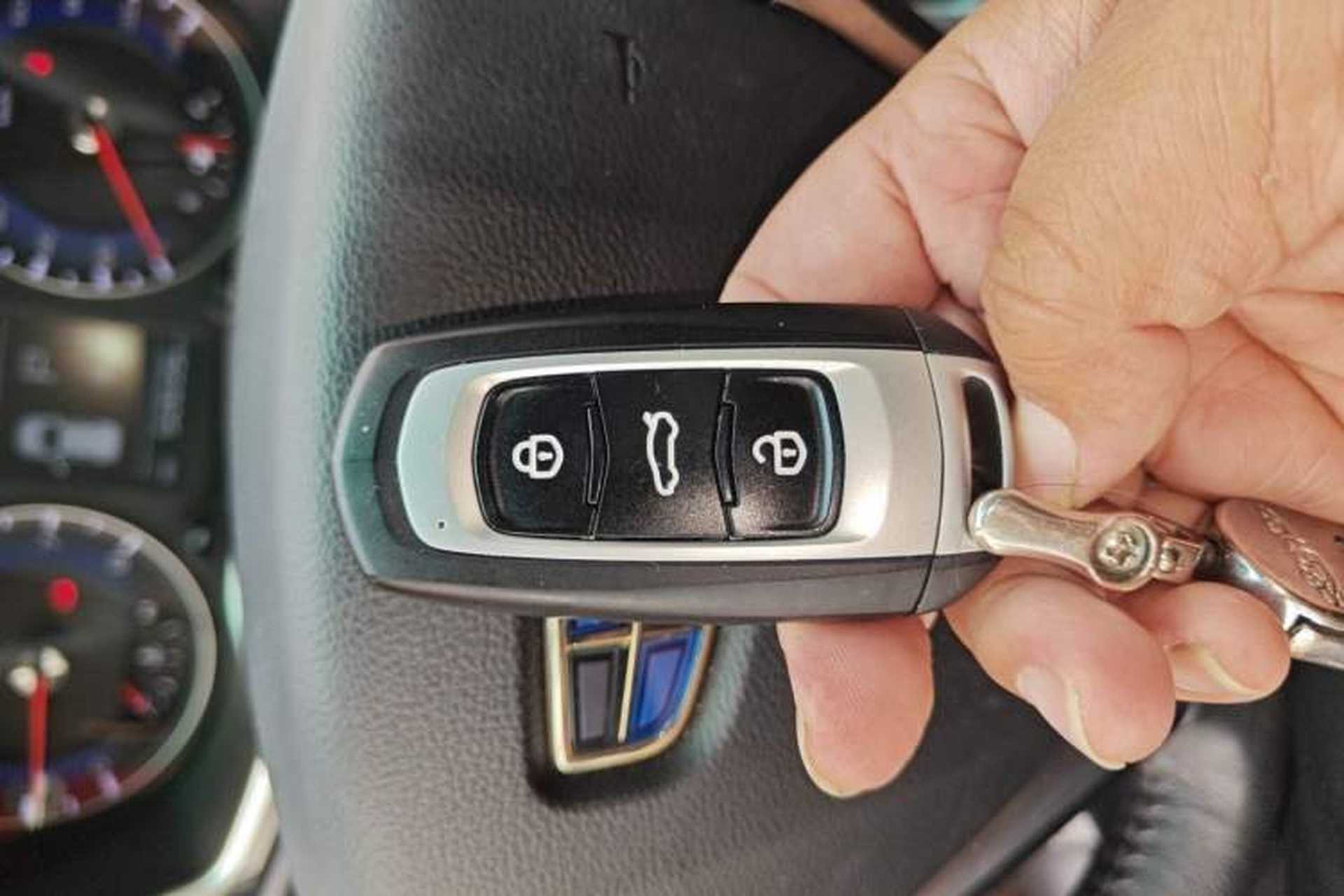 Used Geely Auto Vision X3 2017 1.5L Automatic Luxury Model Interior 1