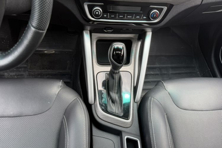 Used Geely Auto Vision X3 2017 1.5L Automatic Luxury Model Interior 3