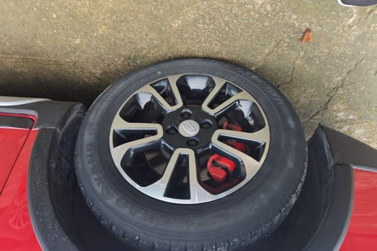 Used Geely Auto Vision X3 2017 1.5L Manual Luxury Model Left Front Wheel Hub