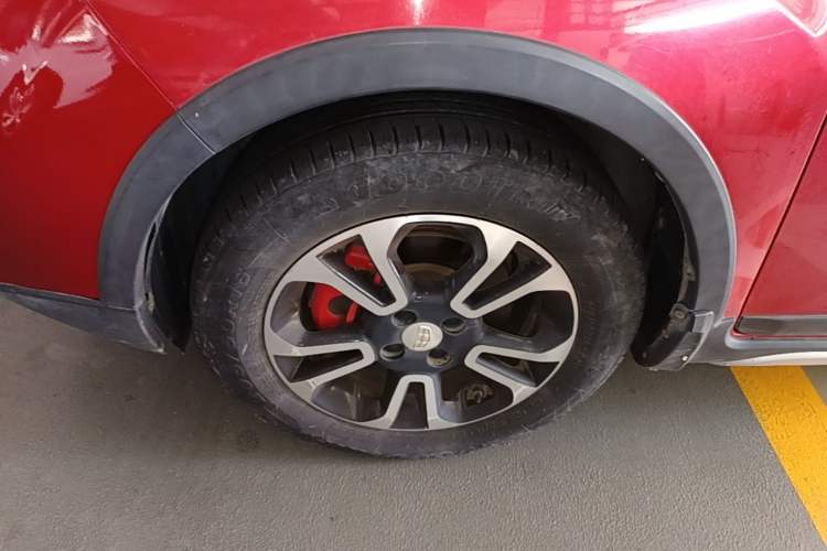 Used Geely Auto Vision X3 2017 1.5L Automatic Luxury Model Left Front Wheel Hub