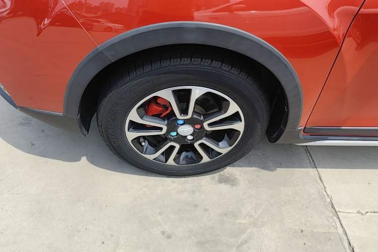 Used Geely Auto Vision X3 2017 1.5L Automatic Luxury Model Left Front Wheel Hub