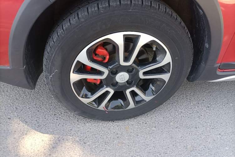 Used Geely Auto Vision X3 2017 1.5L Automatic Luxury Model Left Front Wheel Hub