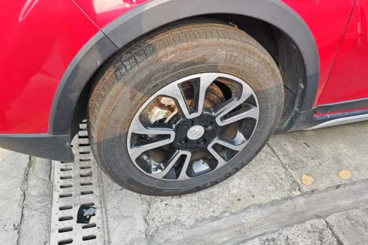Used Geely Auto Vision X3 2017 1.5L Automatic Elite Model Left Front Wheel Hub