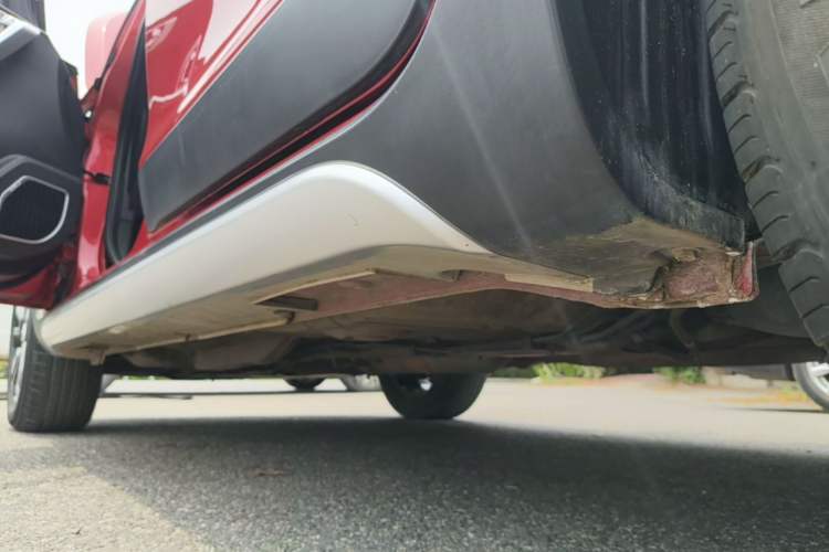 Used Geely Auto Vision X3 2017 1.5L Automatic Elite Model Left Side Sill