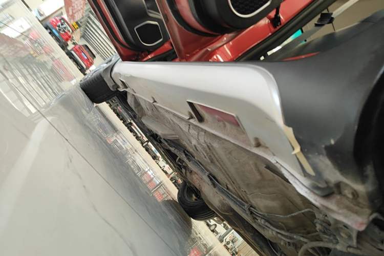 Used Geely Auto Vision X3 2017 1.5L Automatic Elite Model Left Side Sill