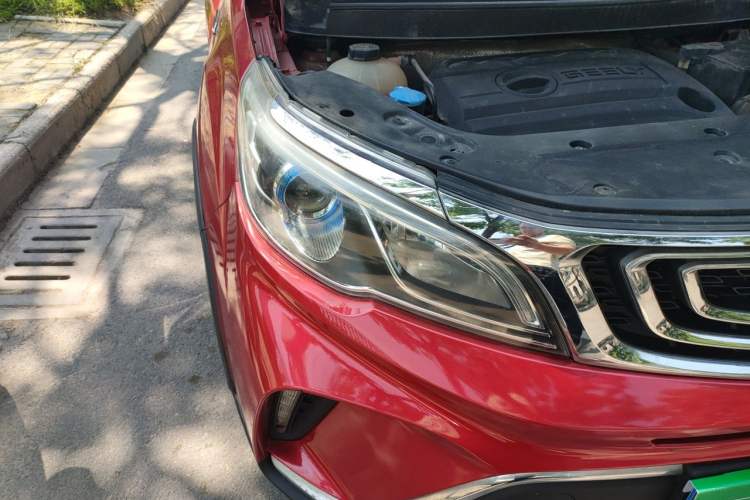 Used Geely Auto Vision X3 2017 1.5L Manual Luxury Model Right Front Headlight