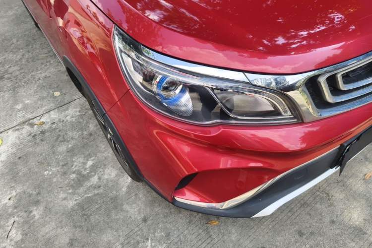 Used Geely Auto Vision X3 2017 1.5L Automatic Elite Model Right Front Headlight