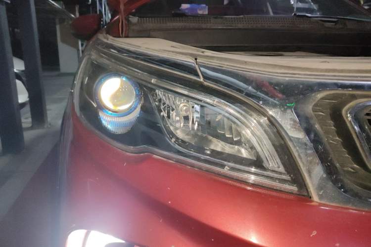 Used Geely Auto Vision X3 2017 1.5L Automatic Luxury Model Right Front Headlight