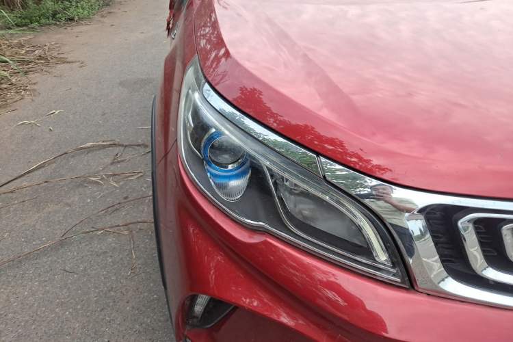 Used Geely Auto Vision X3 2017 1.5L Manual Elite Model Right Front Headlight