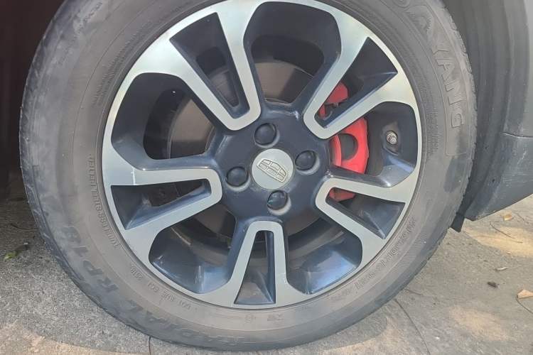 Used Geely Auto Vision X3 2017 1.5L Automatic Luxury Model Right Front Wheel Hub