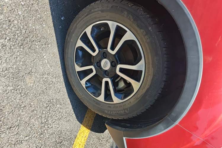 Used Geely Auto Vision X3 2017 1.5L Automatic Elite Model Right Front Wheel Hub