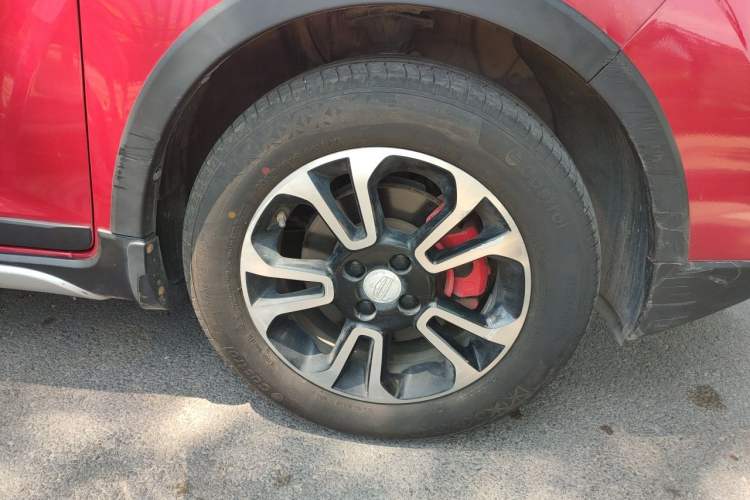 Used Geely Auto Vision X3 2017 1.5L Manual Luxury Model Right Front Wheel Hub
