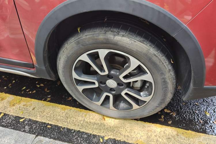 Used Geely Auto Vision X3 2017 1.5L Manual Elite Model Right Front Wheel Hub