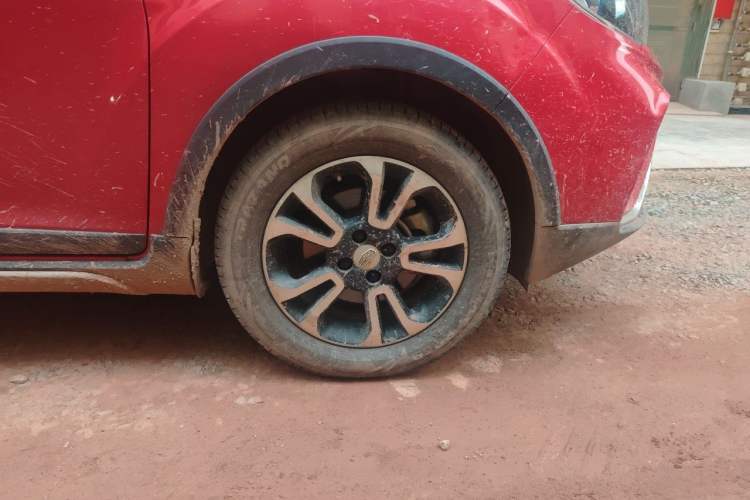 Used Geely Auto Vision X3 2017 1.5L Automatic Elite Model Right Front Wheel Hub