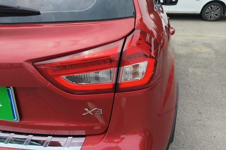 Used Geely Auto Vision X3 2017 1.5L Automatic Elite Model Right Rear Taillight