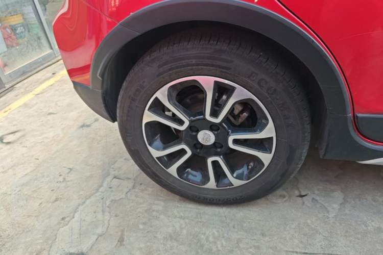 Used Geely Auto Vision X3 2017 1.5L Automatic Elite Model Right Rear Wheel Hub