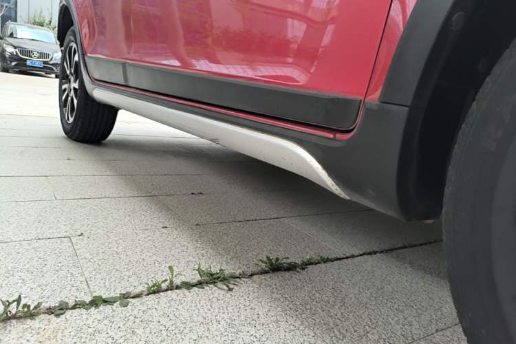 Used Geely Auto Vision X3 2017 1.5L Automatic Elite Model Right Side Sill