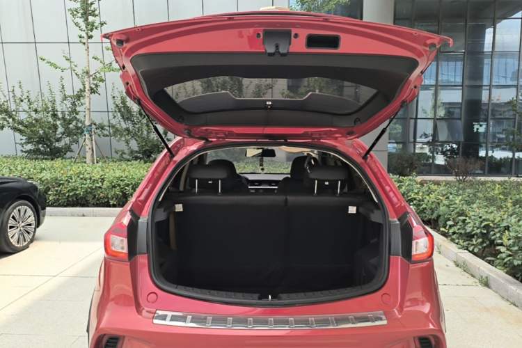 Used Geely Auto Vision X3 2017 1.5L Automatic Elite Model Trunk