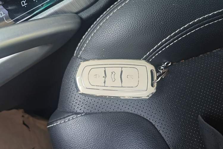 Used Geely Auto Vision X3 2017 1.5L Automatic Luxury Model Vehicle Key