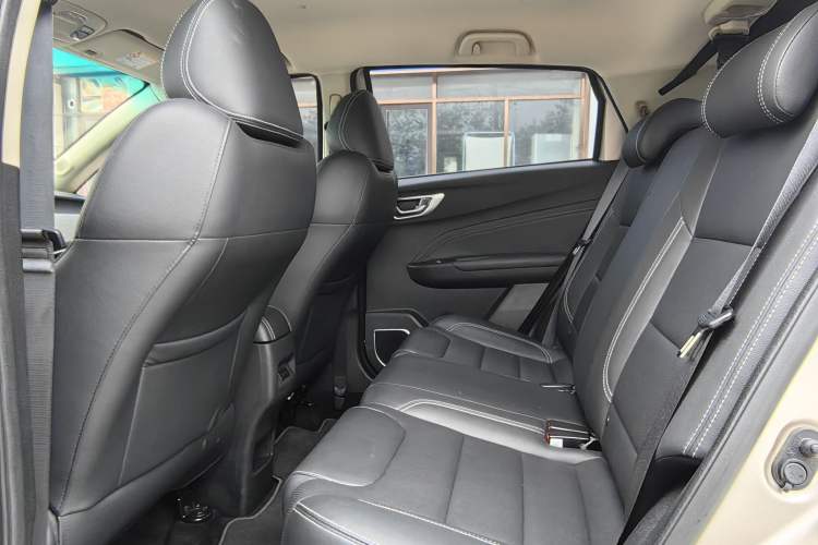 Used Geely Auto Vision X3 2017 1.5L Manual Elite Model Interior 3