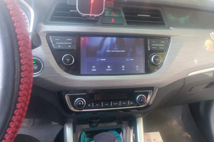 Used Geely Auto Vision X3 2017 1.5L Automatic Luxury Model Audio And AC Panel